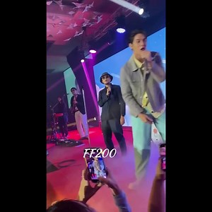 CLICK - SCRUBB X BRIGHT BrightWin gửi tín hiệu phải cày lại 2gether cùng still 2gether thôi 😭😭😭 có khác gì cảnh của WatTine phiên bản ngoài đời khum cơ chứ 😭😭😭 Metawin còn cầm standee vừa hát vừa cỗ vũ P’Bai 🥹 Cre: FF200 | Ở Đây Chỉ Có Win Metawin - Just Only Win