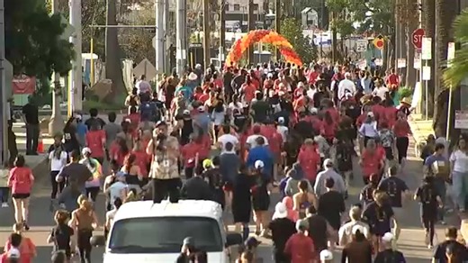 Palisades residents reconnect at Turkey Trot for 1st time since fire