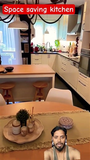 डाइनिंग टेबल के साथ modern kitchen
