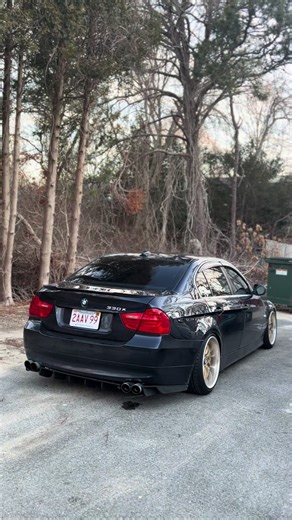 New BMW 330xi 6-Speed Manual Unveiled