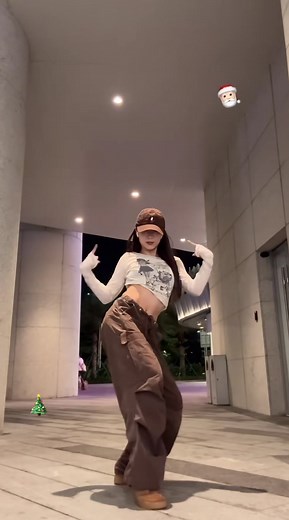 christmas is coming 🎄🎅 #christmas #christmasdance #christmas2024 #dance #dancechallenge #dancecover #noel