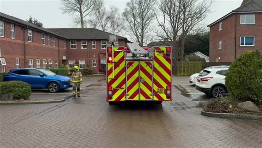 Eaton Court, Grimsby. Oven fire. Firefighters used two breathing apparatus, one hose reel, one fire extinguisher and PPV fan to extinguish fire and ventilate property. Fire alarms actiavted, fire damage contained to oven only. Date & Time: Sun 11 Jan 2026 12:02 (No:000712) Incident Number: 000712 Incident type: fire primary