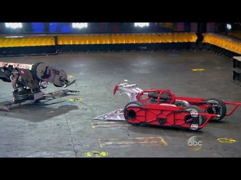 BattleBots 2016 Razorback vs Ghost Raptor