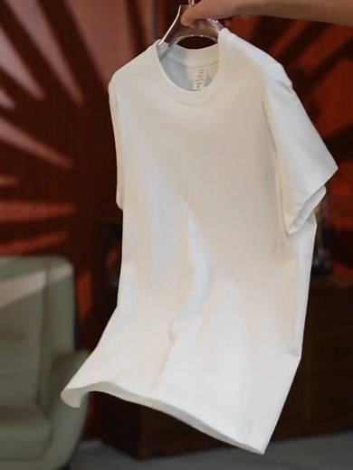 A T-shirt should always be comfortable first! #cottontshirt #plaintshirt #oversizetshirt #unisextshirt #tshirtwholesale #tshirtfactory #chinafactory #tshirtstock #Heavyweight T Shirt