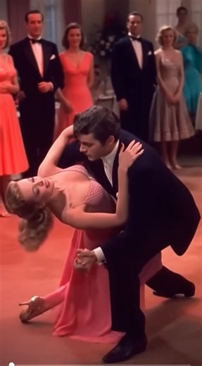 This Historic Scene Has Never Been Edited – Take A Closer Look At This Dancing Scene from “Dirty Dancing” (1987)😍Check the top commen/t👇😱👇 | Life Insider