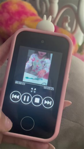 Cute Girl's Hair Trick with Toothbrush Goes Viral