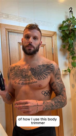 Kyle Chalmers on Instagram: "Performance matters to me in and out of the water. I love using the WAHL Down Under Stainless Steel Body Groomer. With swappable precision heads, wet/dry use, a 4-hour run time, USB charging and a travel lock, it’s perfect for life on the go. Grab yours now at Shaver Shop."