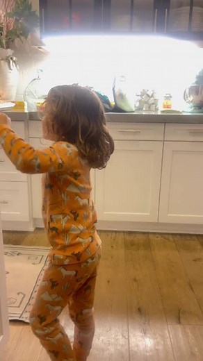 80K views · 1.7K reactions | His obsession with Gordon Ramsay continues! 藍 #gordonramsay #gordonramsayofficial #sassygorgeous #shimmygorgeous #shimmyking | Boss Baby Brody | Facebook