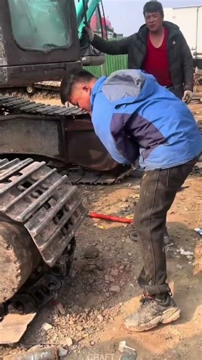 Excavator Track Replacement | Pro Technique Demo