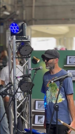 Sorprendimos a los usuarios del Metro en su rutina con canciones como La Cumbia Marimbera!!!