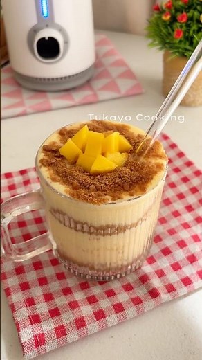 Mango graham shake