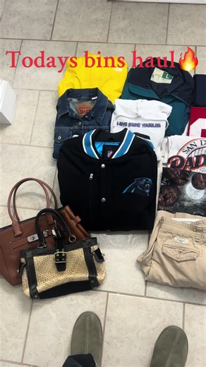 Todays pick ups🔥 Not bad for a Monday #thrift#bins#vintage