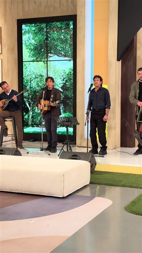 Ο Μιχάλης & ο Παντελής Καλογεράκης μας ταξιδεύουν μουσικά με τις ποιητικές τους μελωδίες 🎶 @ertofficial #prwianseeidon #tiktokgreece #foru #foryourepage