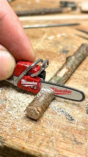 This Tiny Milwaukee Chainsaw Actually Cuts Wood 😱, #milwaukee