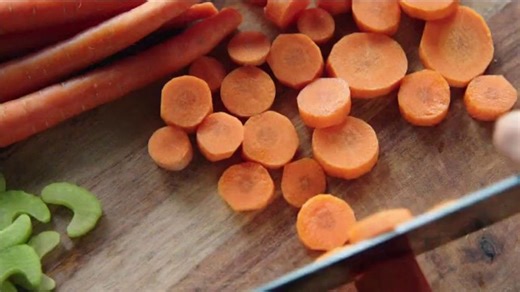 Progresso Soup TV Spot, 'Heirloom: Mediterranean Style Lentil'