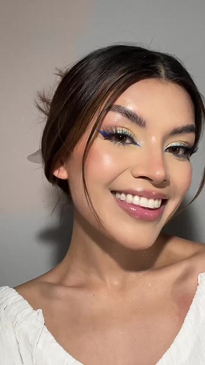 Effortless Hairstyles Tutorial for a Makeup Look