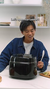 Fancy a Waterless Chicken Rice with a Rice Cooker? Here is how you can do it with our SR-DM184. Learn more about our SR-DM184 at - https://www.panasonic.com/sg/consumer/kitchen-appliance/cooker/micro-computer-rice-cooker/sr-dl184wsh.html In case you missed, check-out previous shared recipe at - https://www.facebook.com/563972899727957 #PanasonicSG #PanasonicRiceCooker | Panasonic Singapore