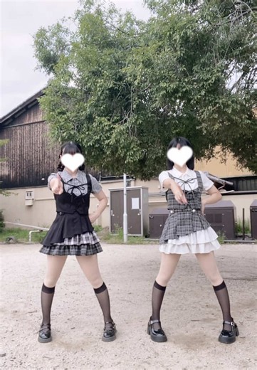 こっちの「好き」は届いてるかな？ #双子 #おすすめ #踊ってみた #ねぇねぇねぇ #お揃いコーデ | dance
