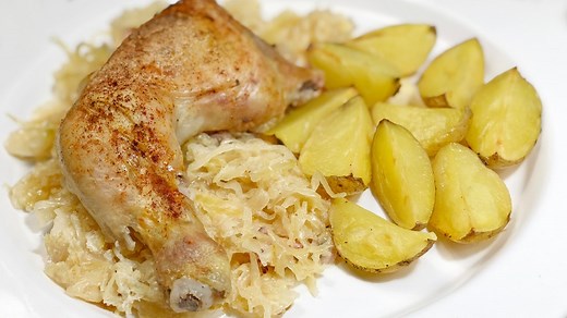 67K views · 1.1K reactions | VIDEO RECEPT na pečené kuracie stehná na kyslej kapuste so slaninkou ️ Každý týždeň 2-3 nové video recepty ‍‍#topvideorecepty #recepty Receptík na stránke: https://recepty-napady-inspiracie.sk/pecene-kuracie-stehna-na-kyslej-kapuste-so-slaninkou/ (pomaličky dopĺňame všetky recepty) | Recepty, nápady a inšpirácie | Facebook