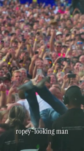 James Blunt crowd surfing fail