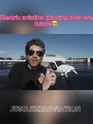 Prob my most best edit yet lol #airplane #plane #aviation CREDS: #bluebarron