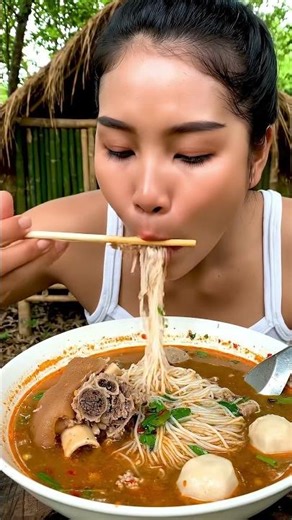 🍽️ Tender Pork Trotter Soup with Noodles — So Satisfying 😋