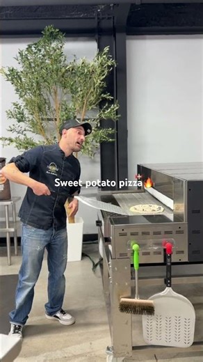 Unique Neapolitan Pizza in the Onice Stone Conveyor Oven
