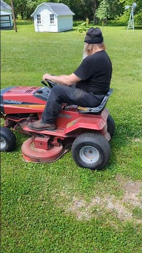 Murray 12.5 HP Lawn Mower with 40" Deck