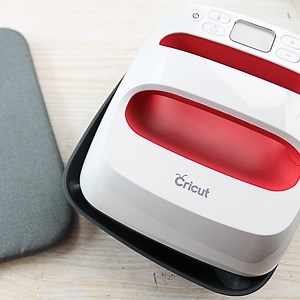 Cricut EasyPress versus EasyPress 2: What do you need?