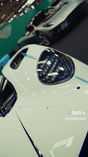 Discover the Aston Martin Valkyrie LM Performance