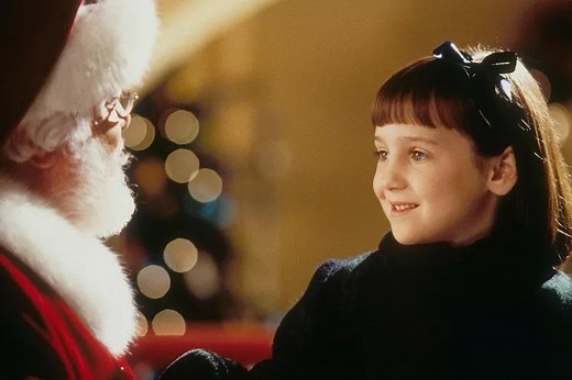11 Cozy, Nostalgic Christmas Movies to Stream All Season Long