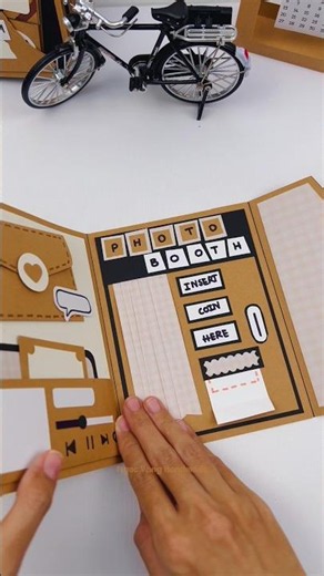 This Scrapbook Pulls Out Photos! 📸