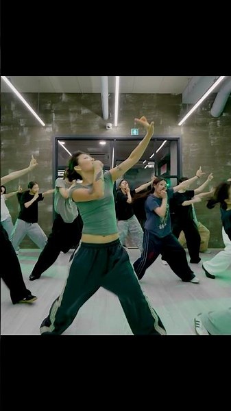 LE SSERAFIM ILLIT KATSEYE Iconic by Mistake choreography MIPI
