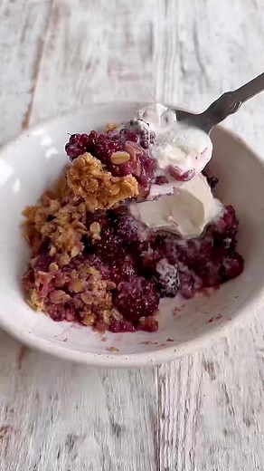 Delicious Blackberry Crisp Recipe for Dessert Lovers