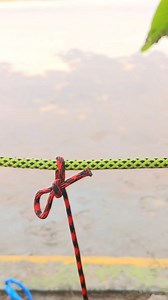 A common quick releasing knots/ Tying Rope knot one hand. #ropeladderknot #essentialknots #knottying #tyingknots #bowlineknot #climbingnet #lashingknot #reels #knots #shorts | Millie