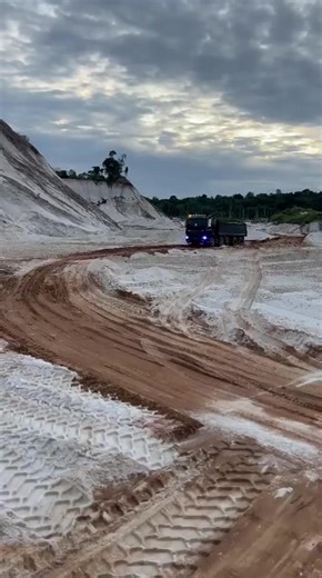 REM truck man don’t cheat @dnd_JAY🦇 @Preddyyy @Ɓad cars🏁😶‍🌫️👻 @Leah #trucks # Leah_is_bae💍#carribbeantiktok🇬🇾🇦🇬🏳️‍⚧🇧🇪🇧🇸🇨🇩🇹🇹