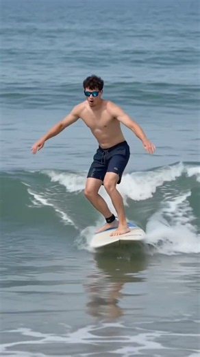 Surfin The Beach🏄🏻‍♂️🌊 #myrtlebeach #surfing