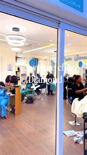 Sisterlocks et mini twists : extensions et microlocks