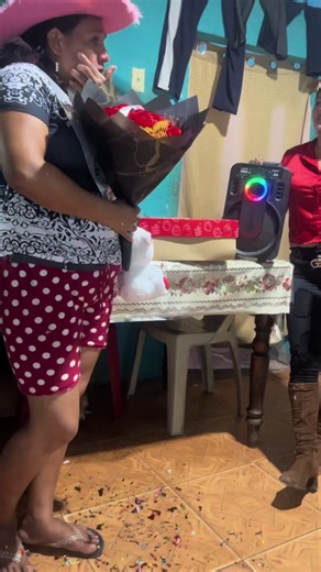 Felicidades a la cumpleañera: mensajes y deseos de cumpleaños