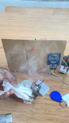 Door lock control with Arduino using RFID & MQ-2 sensor https://linktw.in/cqcCYB | Upload Ideas with Itamar