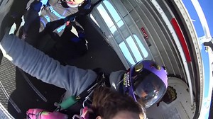 ☀☀Tandem skydive από τα 14000 πόδια μόνο 175 ευρώ! (αρχική τιμή 210 ευρώ) ☀☀ Το Skydive Athens ενισχύει το Έργο του Make-A-Wish (Κάνε-Μια-Ευχή Ελλάδος), δωρίζοντας στον Οργανισμό 20€ για κάθε άλμα ελεύθερης πτώσης Tandem. Το άλμα προσφέρεται και με έκπτωση στα 175€ για αυτό τον σκοπό, ενω η αρχική τιμή είναι 210€. Ένα λεπτό ελεύθερης πτώσης με εκπαιδευτή, απο τα 14.000 πόδια, με ταχύτητα 220 χλμ/ ώρα και 5-6 λεπτά πτήσης με αλεξίπτωτο και ταυτόχρονα 20€ για φιλανθρωπικό σκοπό! Λίγες ακόμα θέσεις