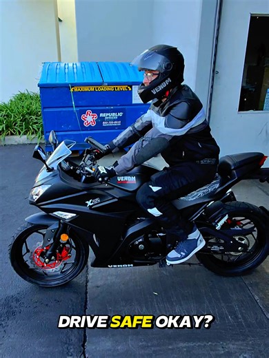 🏍️ Picking up your Venom X22 125cc Motorcycle! Best beginner’s bike at an incredible price of only $1999. We appreciate your support — ride safe, enjoy the journey, and have an awesome ride ahead! 🔥 Looking for a beginner Motorcycle? 📱 Tap the link in bio or 📞 1-855-984-1612. #venommotorsports #HondaMotorcycle #cbr #Yamaha #r6 #Kawasaki #ninja500 #Suzuki #gsxr #gixxer #motorcycle #deals #motorcycledealership