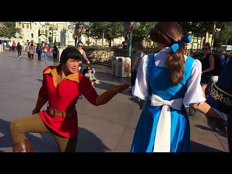 Gaston won't stop bugging Belle and Beast // Disneyland