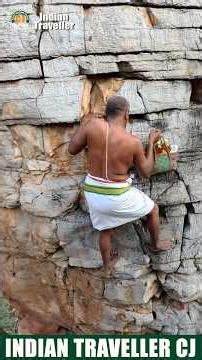 உயிரை பணய வைத்து விளக்கை ஏற்றும் அர்ச்சகர் | Yaganti #shorts