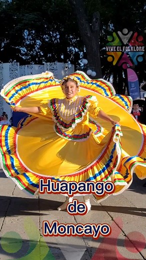 Huapango de Moncayo Compañía De Danza Regional De Puebla , a cargo del Prof. Jorge Armando Castañeda Reyes Desde el zócalo de la hermosa ciudad de Puebla. | Vive el Folklore