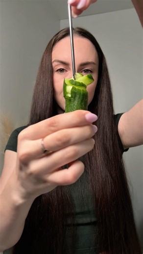 Does this cucumber hack actually work? 😳🥒 #shorts #kitchen #lifehack #test