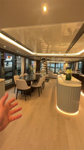 Wär das nichts für euch? #schmackofatzo #yacht #sunseeker #lifestyle #luxury