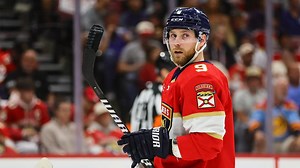 Panthers have Sam Bennett duck media after Anthony Stolarz hit