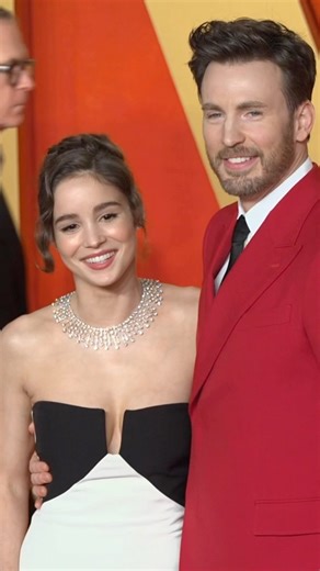 Chris Evans makes it red carpet official with his wife Alba Baptista at the Vanity Fair Oscars Party. 💍🥹 Stream the 2024 #Oscars on @ctv 📺 #ChrisEvans #AlbaBaptista #Marvel #CaptainAmerica #RedCarpet #2024Oscars #Fashion #AcademyAwards #VanityFair #Couple | etalk