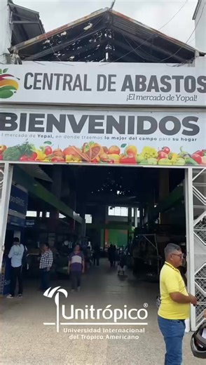 Nuestros estudiantes del Consultorio Contable extendieron su conocimiento más allá de las aulas. 📚 En una invaluable labor social, ❤️ se desplegaron en la Plaza de Mercado de Yopal 🛒 para brindar asesoría contable gratuita 📊✅ a los comerciantes. | Unitrópico